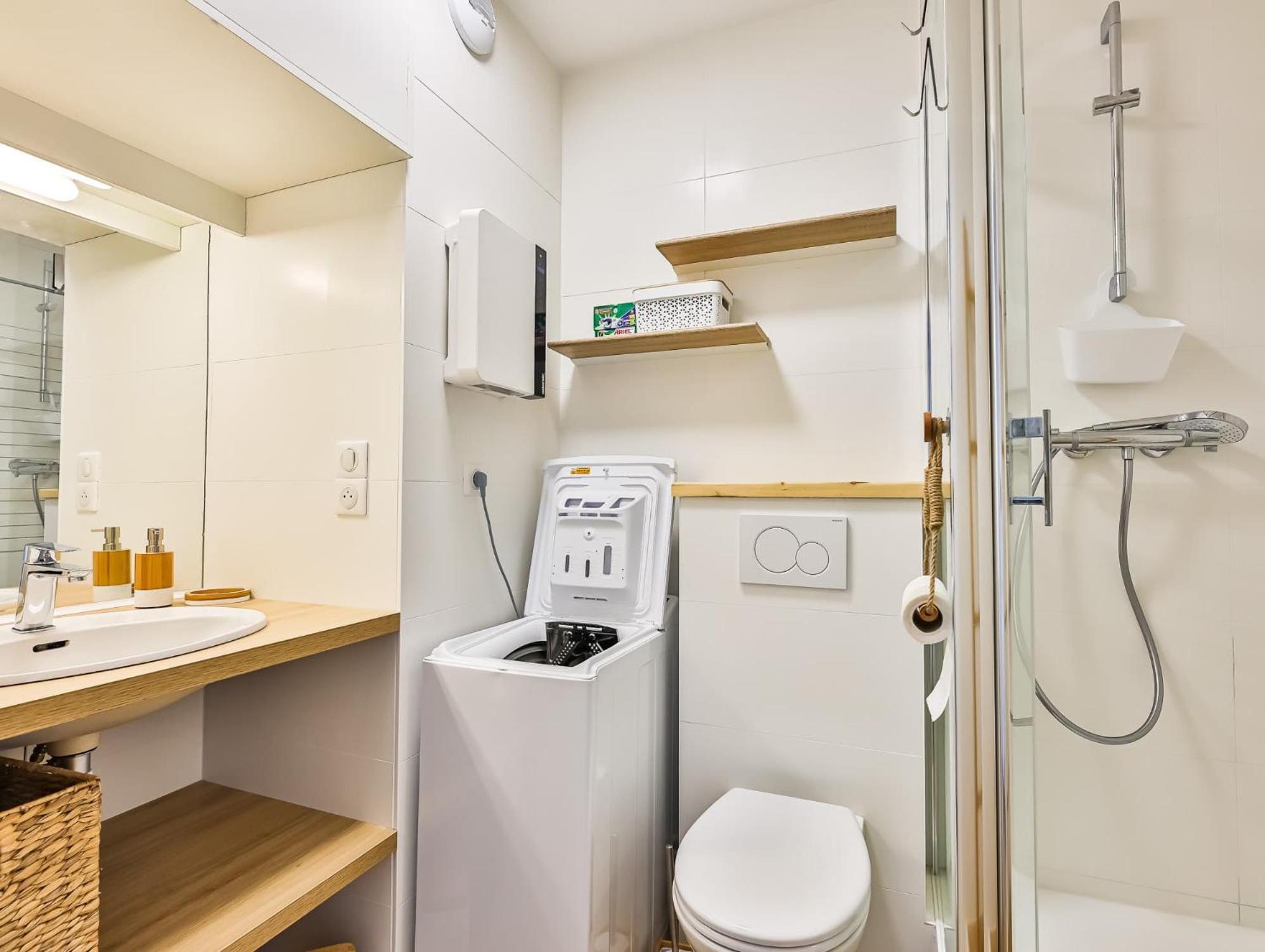 Appartement Au Pied De La Plage, Vue Imprenable Sur La Mer 莱萨布勒-多洛讷 外观 照片