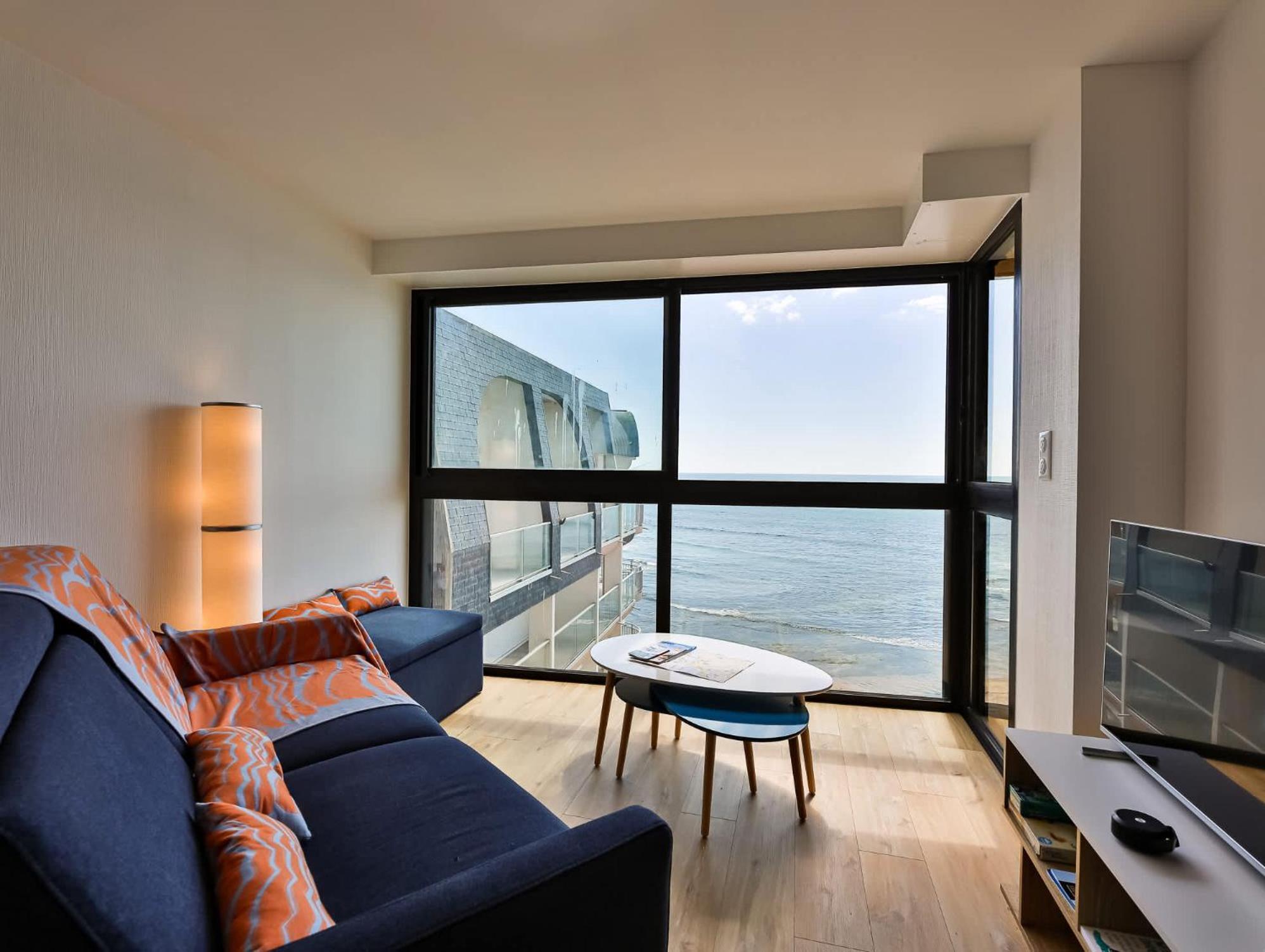 Appartement Au Pied De La Plage, Vue Imprenable Sur La Mer 莱萨布勒-多洛讷 外观 照片