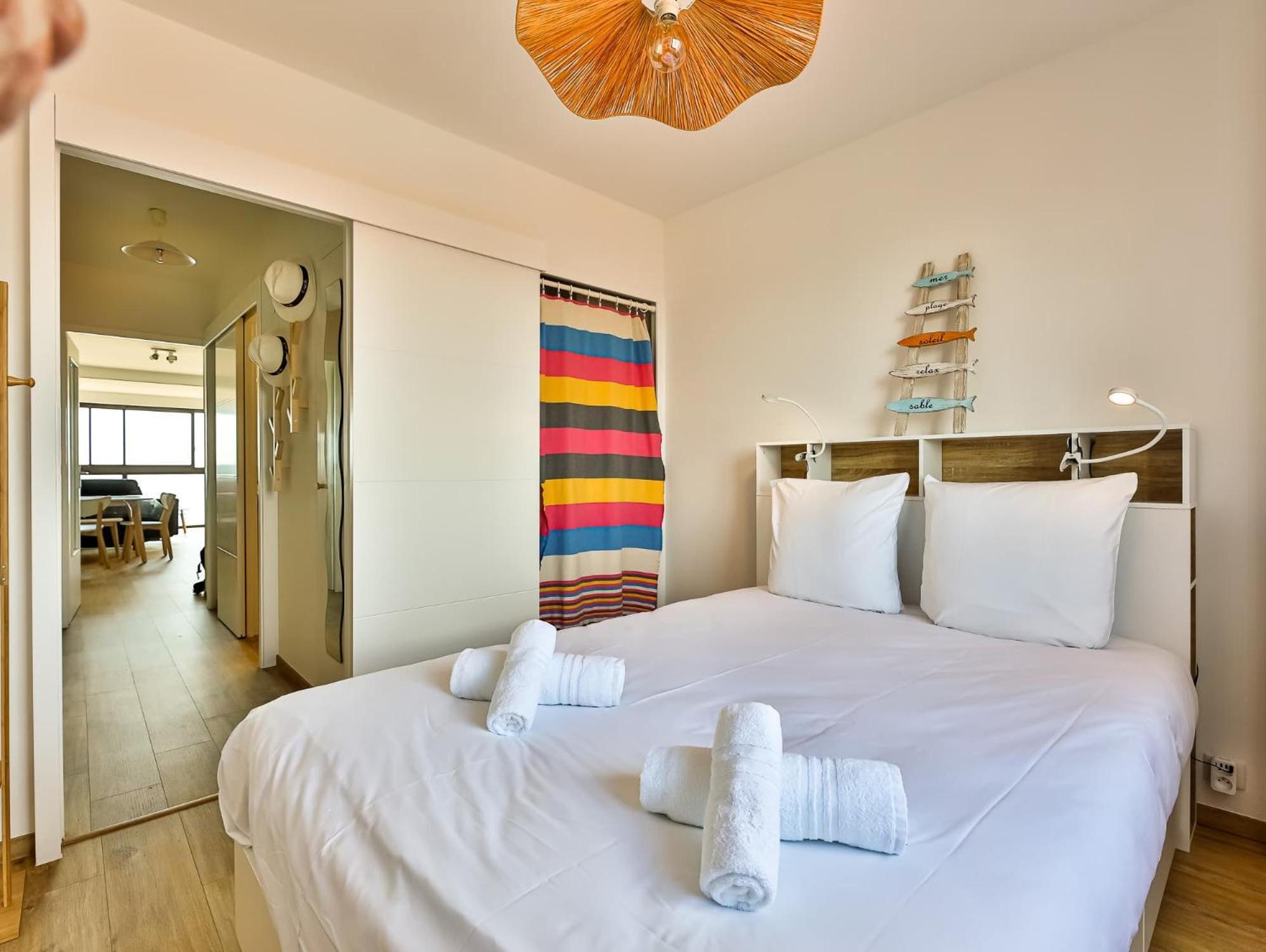 Appartement Au Pied De La Plage, Vue Imprenable Sur La Mer 莱萨布勒-多洛讷 外观 照片